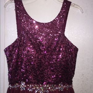 Beautiful purple prom dress!